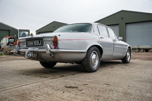 NO RESERVE - 1971 Daimler Sovereign 4.2L zum Verkauf (Bild 17 von 242)