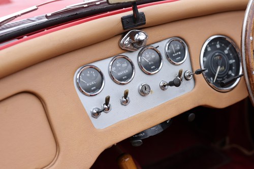 1962 Daimler SP250 à vendre (picture 43 of 186)