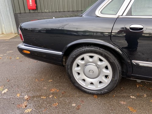 1998 Daimler Super V8 Supercharged LWB In vendita (immagine 68 di 111)