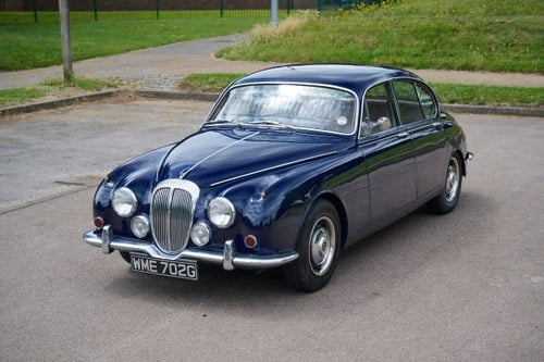 1968 Daimler V8 250 For Sale (picture 1 of 137)