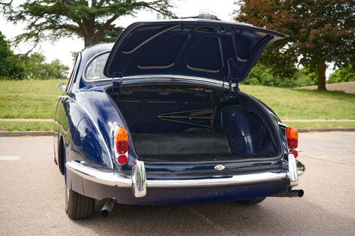 1968 Daimler V8 250 For Sale (picture 56 of 137)