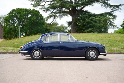 1968 Daimler V8 250 For Sale (picture 10 of 137)