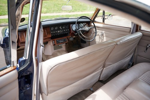 1968 Daimler V8 250 For Sale (picture 34 of 137)