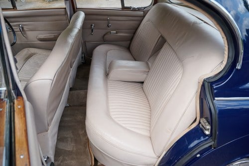 1968 Daimler V8 250 For Sale (picture 33 of 137)