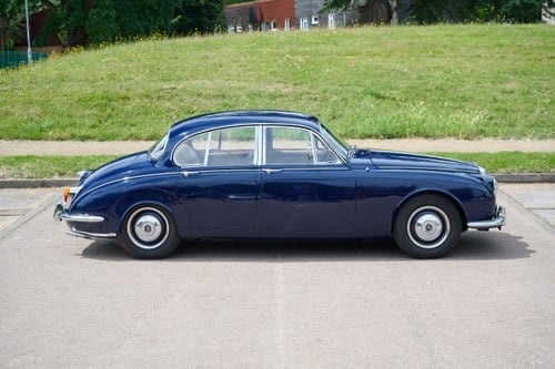 1968 Daimler V8 250 For Sale (picture 9 of 137)