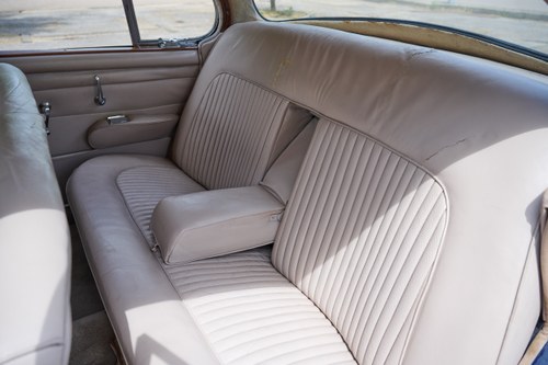 1968 Daimler V8 250 For Sale (picture 30 of 137)