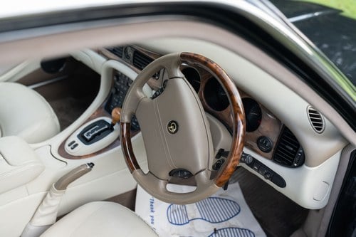 2000 Daimler Saloon V8 LWB à vendre (picture 29 of 158)
