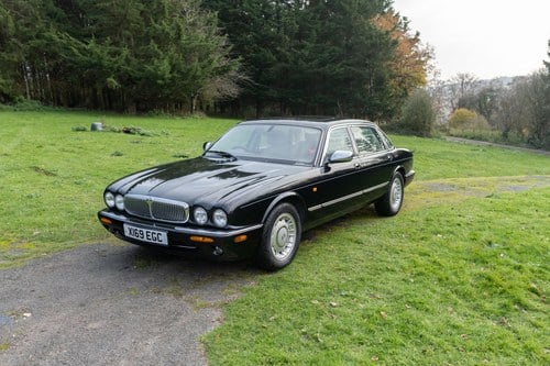 2000 Daimler Saloon V8 LWB à vendre (picture 13 of 158)