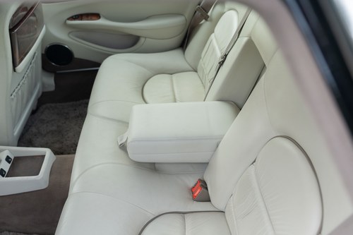 2000 Daimler Saloon V8 LWB à vendre (picture 47 of 158)