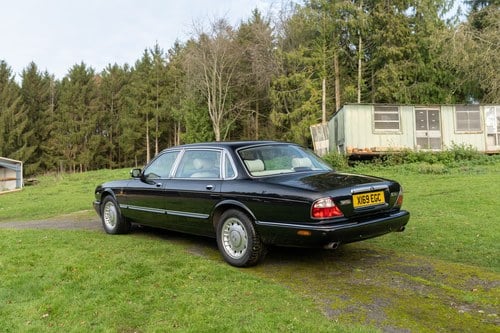 2000 Daimler Saloon V8 LWB à vendre (picture 20 of 158)