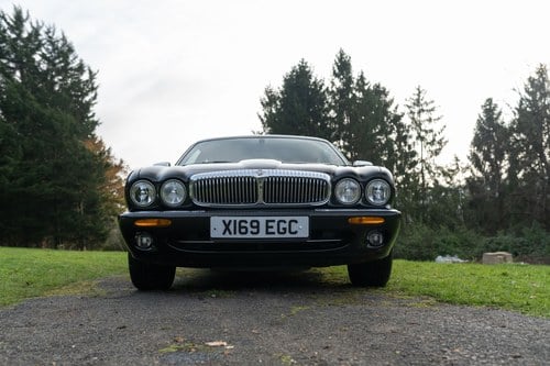 2000 Daimler Saloon V8 LWB à vendre (picture 14 of 158)