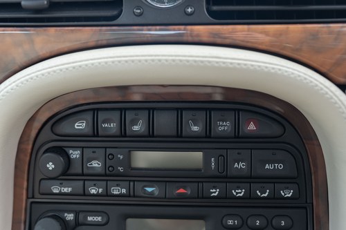 2000 Daimler Saloon V8 LWB à vendre (picture 73 of 158)