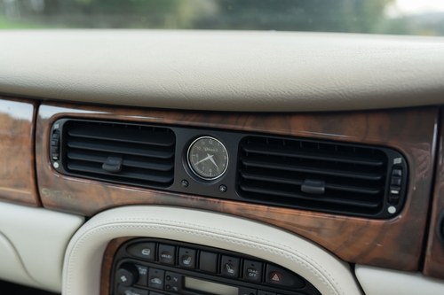 2000 Daimler Saloon V8 LWB à vendre (picture 62 of 158)