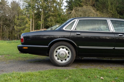 2000 Daimler Saloon V8 LWB à vendre (picture 21 of 158)