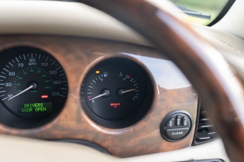 2000 Daimler Saloon V8 LWB à vendre (picture 57 of 158)