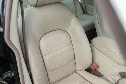 2000 Daimler Saloon V8 LWB à vendre (picture 35 of 158)