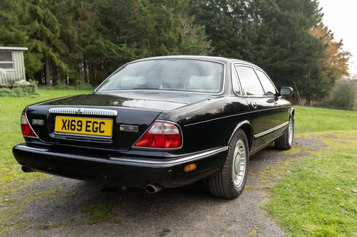 2000 Daimler Saloon V8 LWB à vendre (picture 10 of 158)