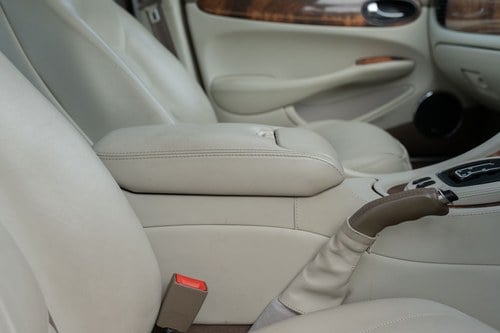 2000 Daimler Saloon V8 LWB à vendre (picture 92 of 158)