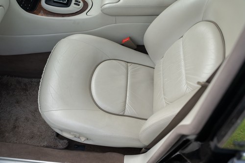 2000 Daimler Saloon V8 LWB à vendre (picture 36 of 158)