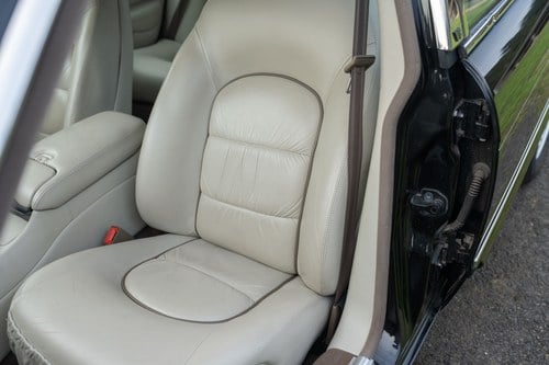 2000 Daimler Saloon V8 LWB à vendre (picture 37 of 158)