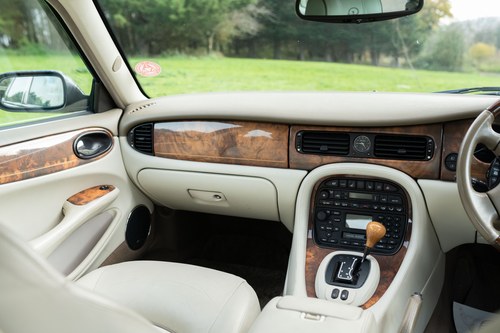 2000 Daimler Saloon V8 LWB à vendre (picture 52 of 158)