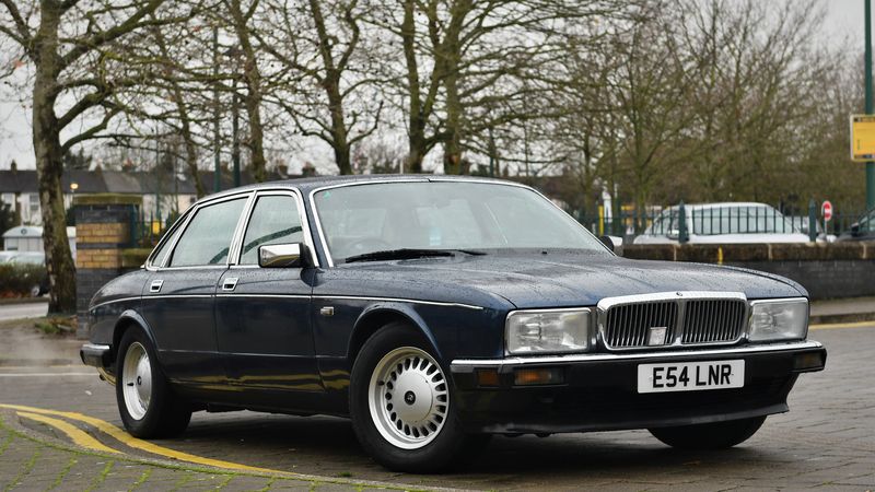NO RESERVE! - 1987 Daimler XJ40 3.6 For Sale (picture 1 of 98)