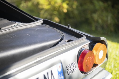 1989 Ferrari 328 GTB Te koop (foto 47 van 139)