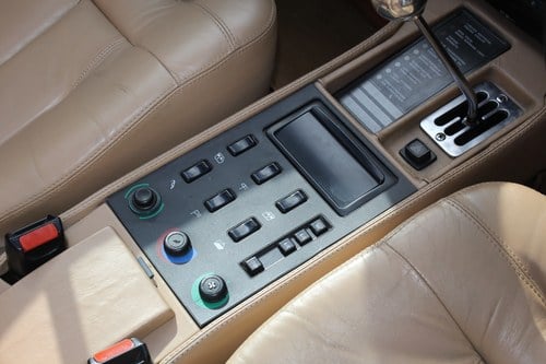 1985 Ferrari Mondial QV Cabriolet In vendita (immagine 68 di 177)