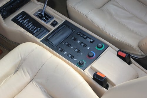 1985 Ferrari Mondial QV Cabriolet In vendita (immagine 32 di 177)