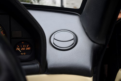 1989 Ferrari Mondial T Cabriolet For Sale (picture 32 of 174)