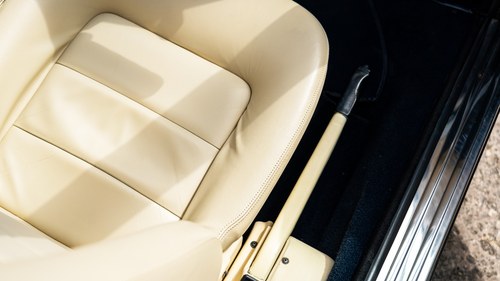 1993 Ferrari Mondial T In vendita (immagine 44 di 195)