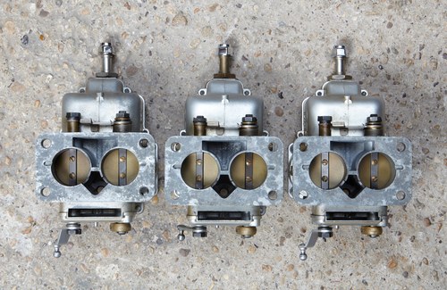 Ferrari 250 Weber 36DCS Carburetors X3 zum Verkauf (Bild 3 von 15)