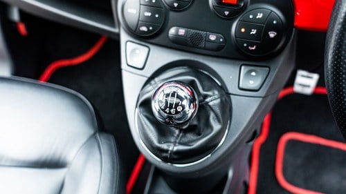 2008 Fiat 500 ‘Ferrari Dealer’ Edition En venta (imagen 33 de 75)