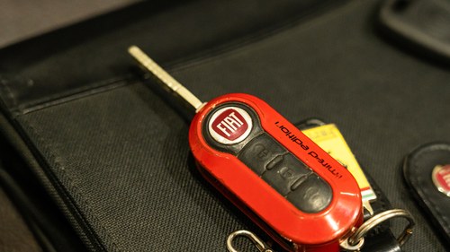 2008 Fiat 500 ‘Ferrari Dealer’ Edition En venta (imagen 69 de 75)