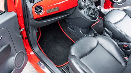 2008 Fiat 500 ‘Ferrari Dealer’ Edition En venta (imagen 35 de 75)