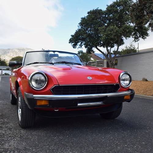 1986 Fiat Pininfarina 124 Spyder Europa zum Verkauf (Bild 11 von 45)