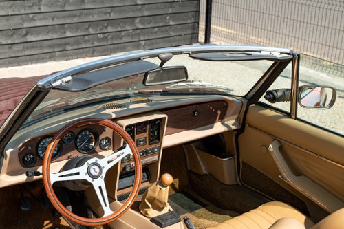 1985 Fiat Pininfarina Spider Europa Te koop (foto 36 van 81)