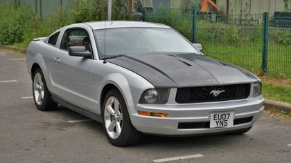 2007 Ford Mustang V6 (S197)  LHD