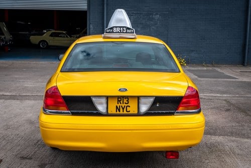 2003 Ford Crown Victoria New York Taxi For Sale (picture 13 of 119)