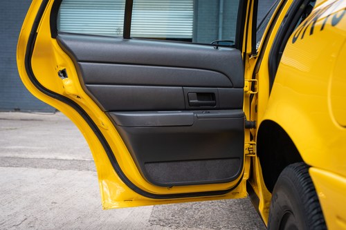 2003 Ford Crown Victoria New York Taxi For Sale (picture 24 of 119)