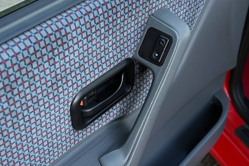 1989 Ford Escort XR3i zum Verkauf (Bild 38 von 130)