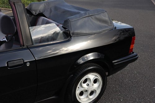 NO RESERVE - 1984 Ford Escort XR3i 1.6i Cabriolet Mk III In vendita (immagine 44 di 73)