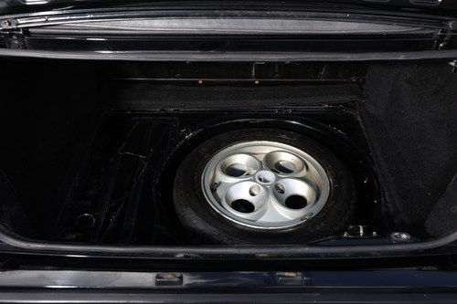 NO RESERVE - 1984 Ford Escort XR3i 1.6i Cabriolet Mk III In vendita (immagine 33 di 73)