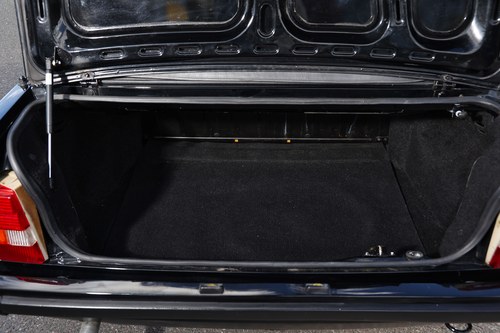 NO RESERVE - 1984 Ford Escort XR3i 1.6i Cabriolet Mk III In vendita (immagine 60 di 73)