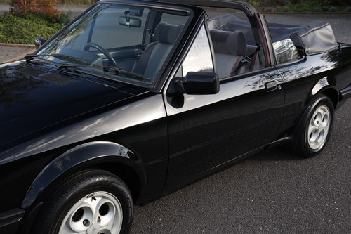 NO RESERVE - 1984 Ford Escort XR3i 1.6i Cabriolet Mk III In vendita (immagine 40 di 73)