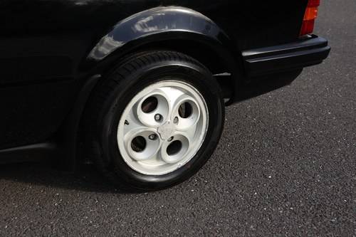 NO RESERVE - 1984 Ford Escort XR3i 1.6i Cabriolet Mk III In vendita (immagine 8 di 73)