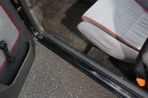 NO RESERVE - 1984 Ford Escort XR3i 1.6i Cabriolet Mk III In vendita (immagine 26 di 73)