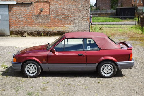 1990 Ford Escort XR3i Cabriolet In vendita (immagine 21 di 158)