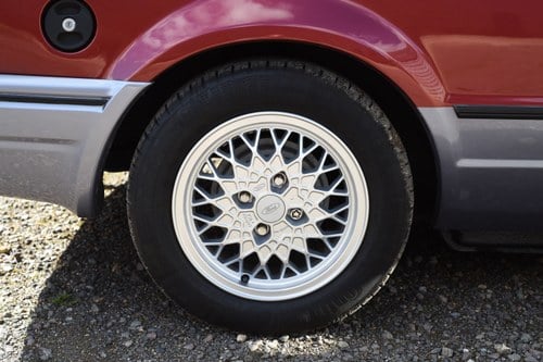 1990 Ford Escort XR3i Cabriolet In vendita (immagine 23 di 158)