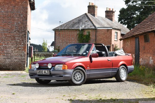 1990 Ford Escort XR3i Cabriolet In vendita (immagine 8 di 158)